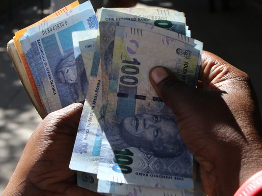 EARN LIKE A CELEBRITY: These 44 jobs in South Africa have an average salary of R26,791 per month