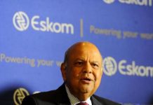 SARS founding commissioner and former Finance minister Pravin Gordhan dies while surrounded by family members