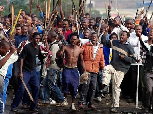 "Leave by June 30!" – Hundreds Flee in Terror Anti-Immigrant Group's Chilling Ultimatum Sparks Mass Panic and Evacuations!