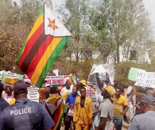 Zimbabweans in South Africa Protest, Demand Nullification of Elections in Zimbabwe