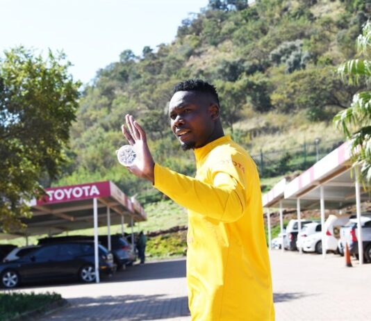 Former Kaizer Chiefs and Bafana defender Molomowandau Mathoho to lose his VW Polo car as bank nails him in court