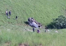 16 people die including 8 family members going to a KZN wedding as taxi overturns and rolls down multiple times (SEE PICS)