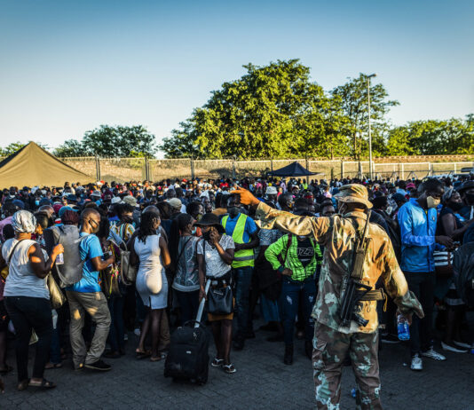 Chaos as 20,000 Zimbabweans illegally cross into South Africa at Beitbridge border within the first 3 days of 2025: Authorities reveal