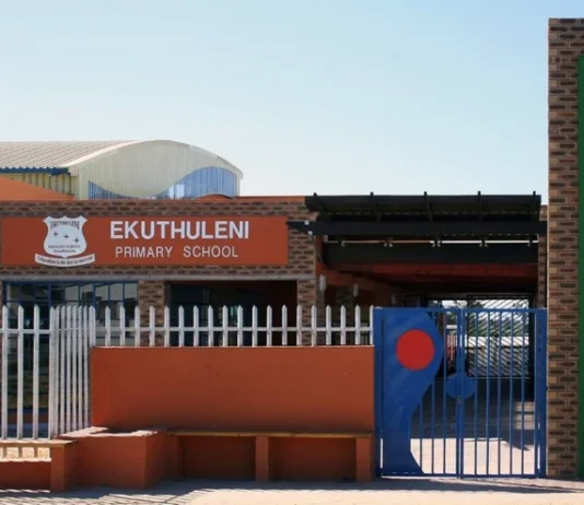 FULL DETAILS: Pupils and parents run for dear lives as 3 gunmen spray principal and his wife with bullets at Ekuthuleni Primary School