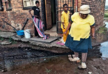 Woman dies after municipal workers demanded bribe to stop sewage flooding her house (SEE PICS)