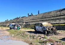 Thief joins his ancestors at crime scene: Angry kasi residents thoroughly beat up robber and burn him to death in his get-away car at 2am