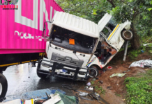 Horror Crash South of Durban Claims Ten Lives, Rescue Workers Race to Free Trapped Passengers