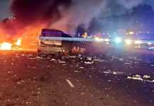 CIT HEIST: Cash-in-transit van violently attacked and bombed in KZN, hundreds of residents loot scattered cash (WATCH VIDEO)