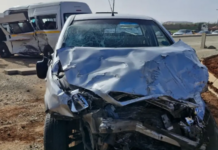 Scores of pupils injured as taxi and bakkie collide on R554 in Boksburg