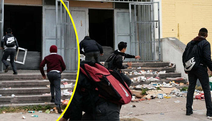 gang violence school boodbath, 3 students stabbed