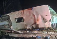 Tragedy in Limpopo: Bus Carrying 61 Passengers Crashes – Bodies Trapped in Wreckage
