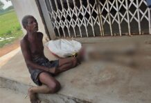 Drama as man takes his sister's skeleton to a bank to prove that she is dead (PICS)