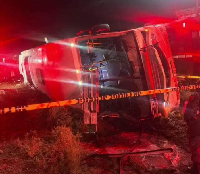 Bus-Overturns