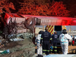 Bus to a Limpopo repatriation camp overturns near Beitbridge — One dead, 11 injured on the N1 near Musina