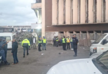 Early Morning Swoop: Durban Police Launch Massive Raid on Hijacked Building Used as Major Drug Hub!