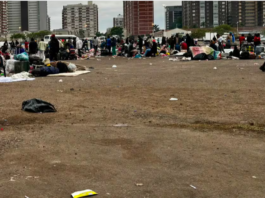 eThekwini says “stop dropping off” foreigners at Durban Drive-In — but 700 people are still waiting outside