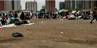 eThekwini says “stop dropping off” foreigners at Durban Drive-In — but 700 people are still waiting outside