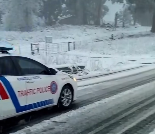 "Stay Indoors": Two Killed In Fatal Crash As Record Snow And Bitter Cold Grip South Africa