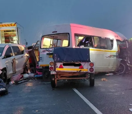 Toyota Quantum And SUV Crash on N1 – 21 Lives Lost in Seconds