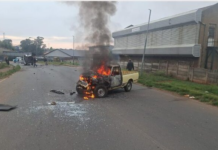 Ten heavily disguised suspects attack and bomb cash-in-transit vehicle near Maraisburg cemetery before fleeing in three vehicles