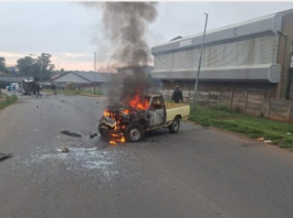 Ten heavily disguised suspects attack and bomb cash-in-transit vehicle near Maraisburg cemetery before fleeing in three vehicles
